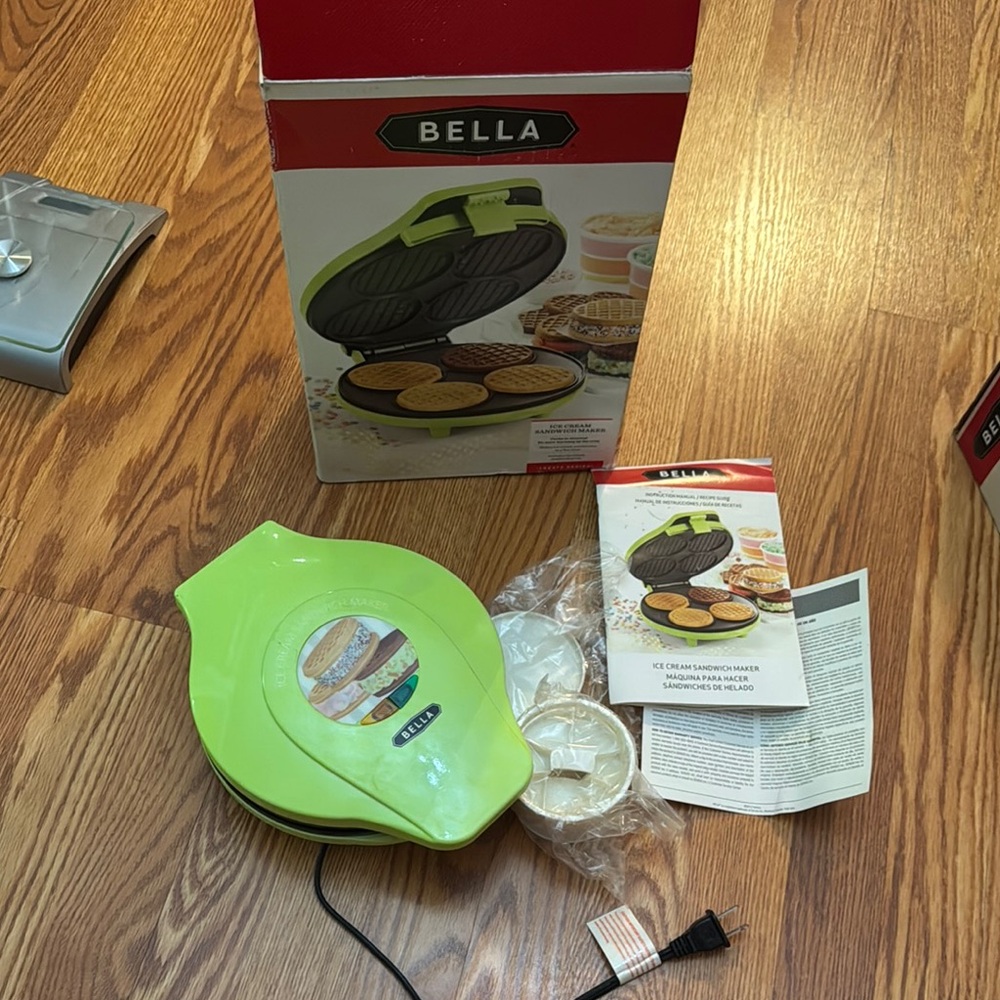Bella Lime Green Quad Waffle & Sandwich Maker